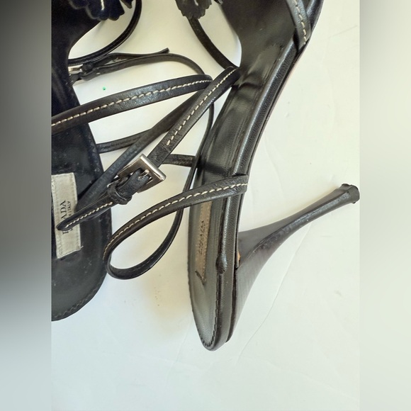 Prada Vintage Black Leather Flower embellished wrap around ankle strap heels 38 - Picture 5 of 10